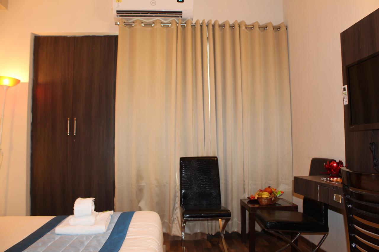 Pacific Inn Eco Central Gurgaon Exterior photo